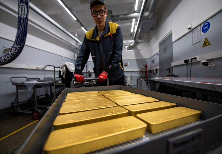 Jobs Are Available in Precious Metals Industry